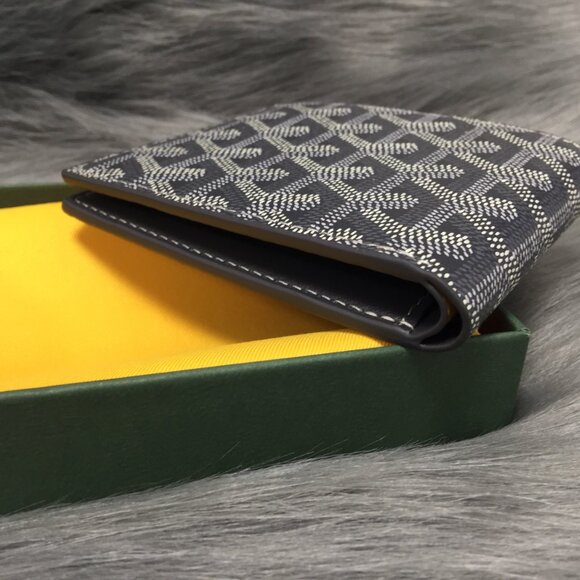 Men’s Goyard wallet